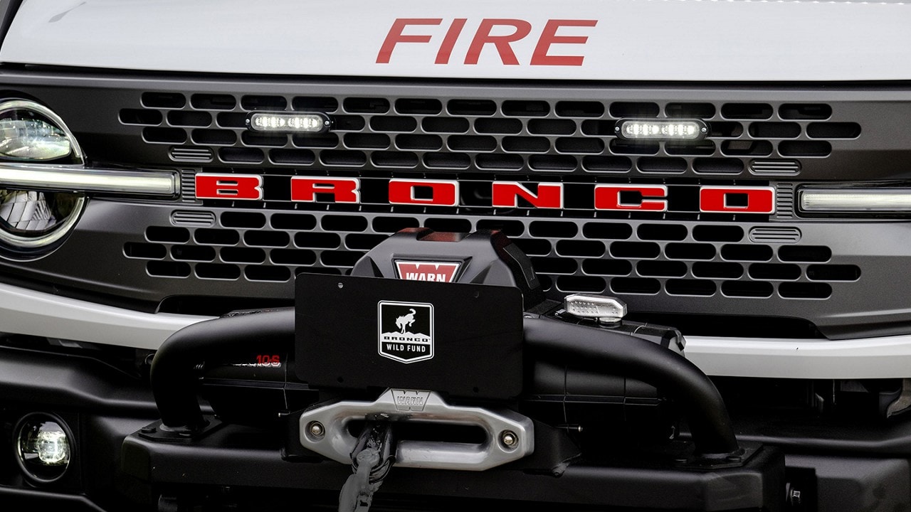 Front bumper and winch on a Bronco® Badlands® model with the Sasquatch® Off-Road Package
