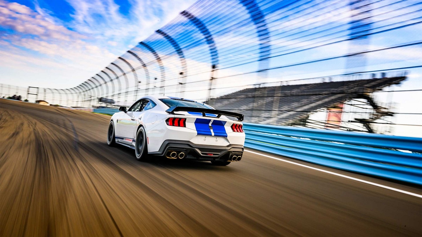 Ford Mustang® Dark Horse™ R 2024 | Auto de Carrera Mustang | Ford.com