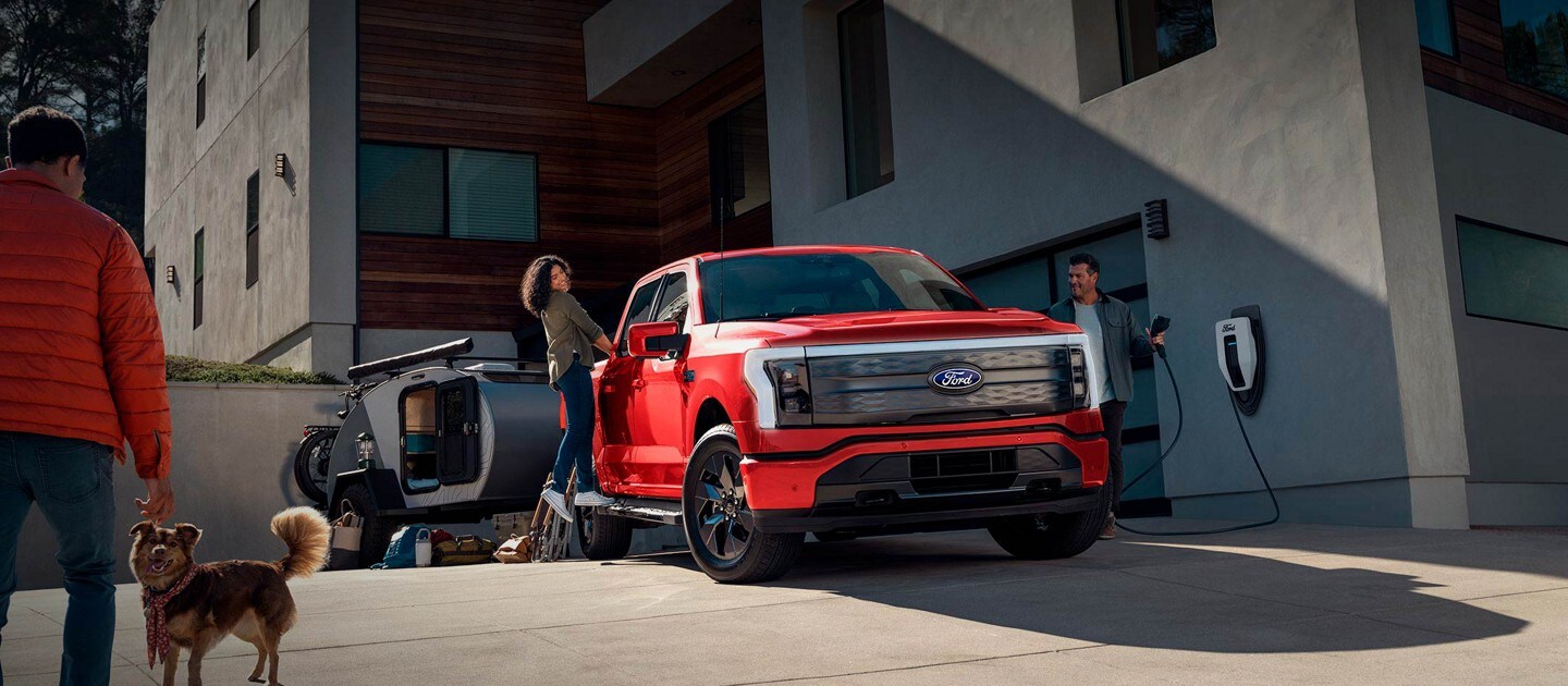What kind of dog is in the ford f 150 commercial sales