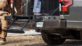 Tailgate – Step with Tailgate Work Surface