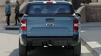 Trailer Hitch Receiver with 4-Pin Connector