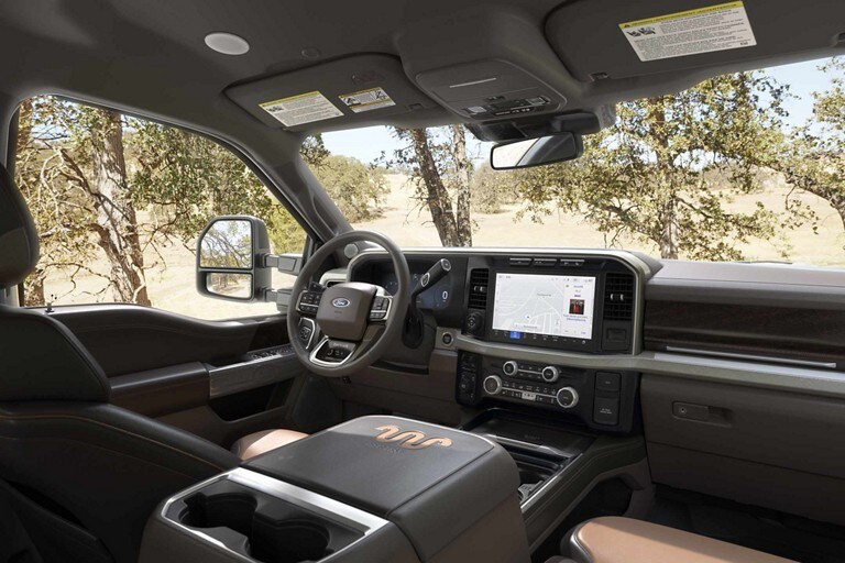 Ford Super Duty® F350® King Ranch® 2023 Detalles y