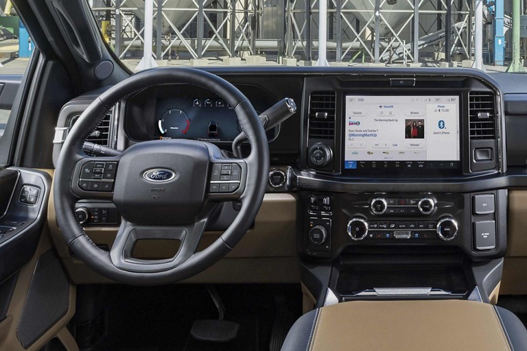 2025 Ford Super Duty® F350® LARIAT Truck Model Details & Specs